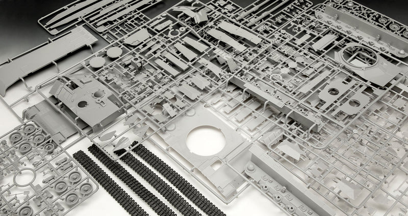 Die ausgebreiteten Spritzlinge des Bausatzes. (Foto: Revell)