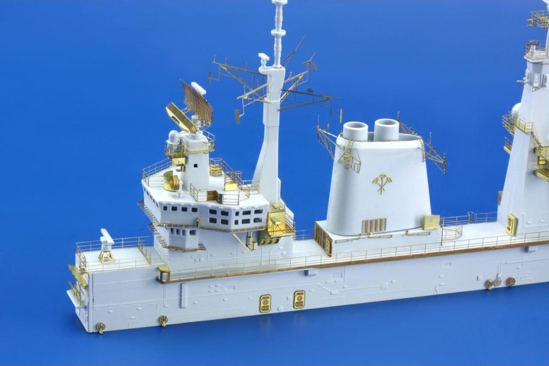 Eduard Ätzteile - HMS Illustrious superstructure