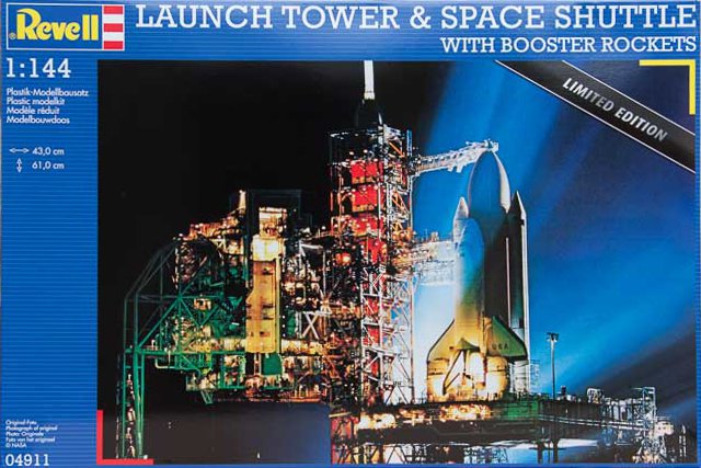 Revell - Launch Tower & Space Shuttle with Booster Rockets