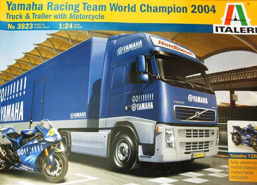 Italeri - Racing Team Truck&Trailer Yamaha with Bike – Moto GP 2004
