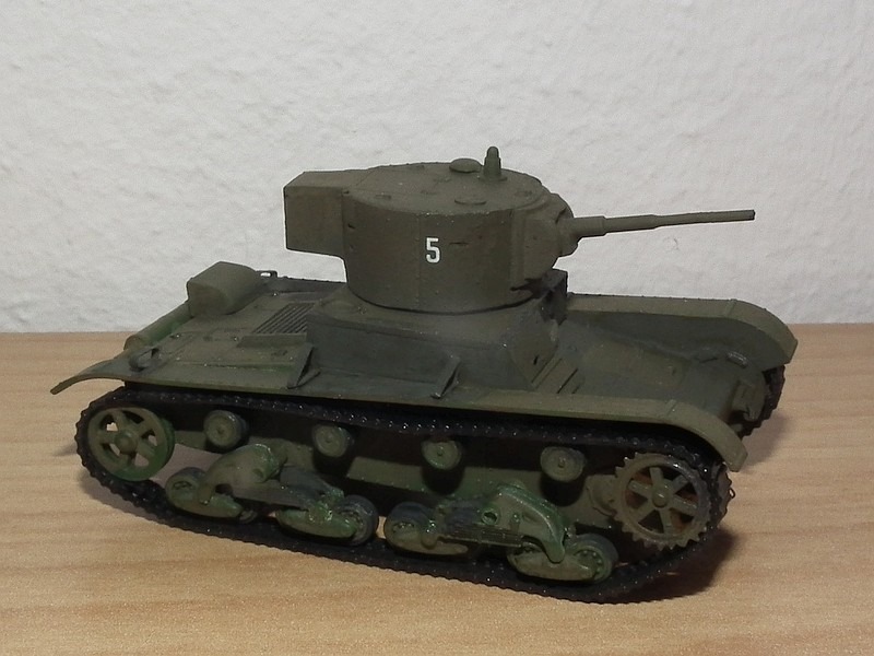 UM Unimodel - Light Tank T-26 with cylindrical turret