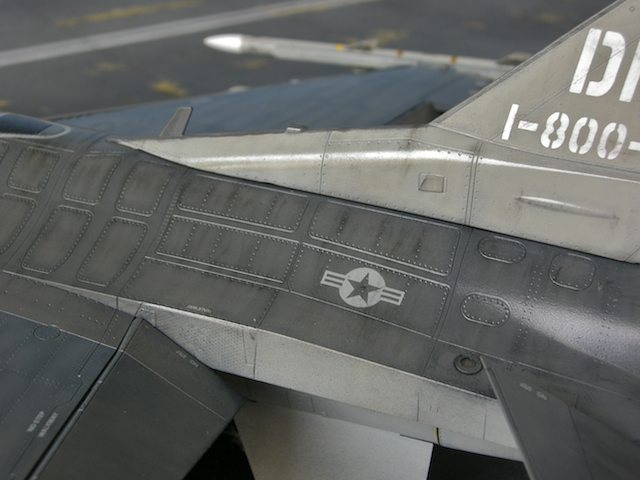 F-16, 1:32
