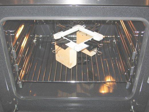 Der Rahmen im Ofen bei ca. 190 Grad Celsius